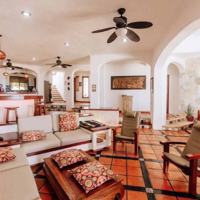Akumal Breakers: 6-Bedroom Beachfront Villa in Akumal