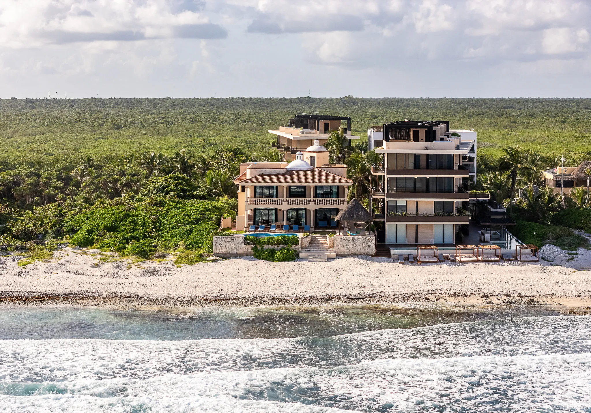 Casa Tres Palmeras: 4-Bedroom Beachfront Villa in Tankah Bay