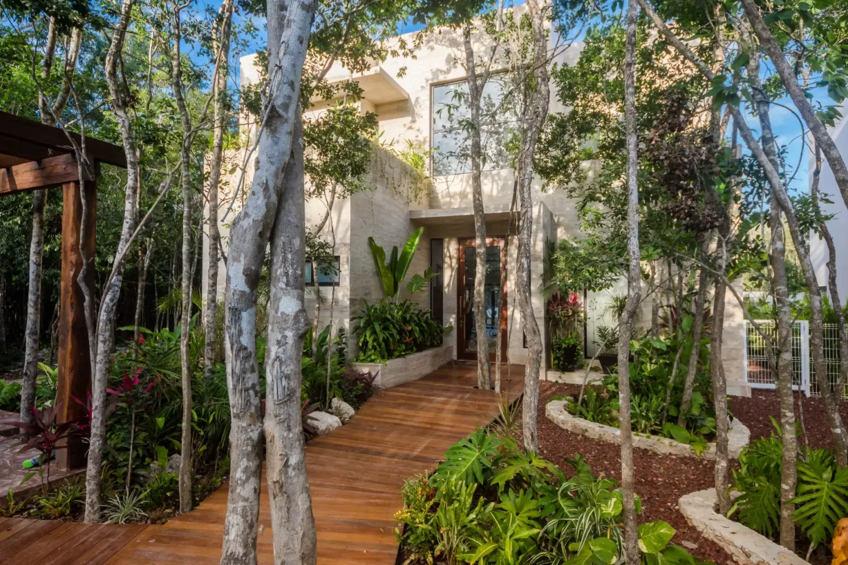 Casa Bindi: 3-to-4-Bedroom Villa in Región 15, Tulum