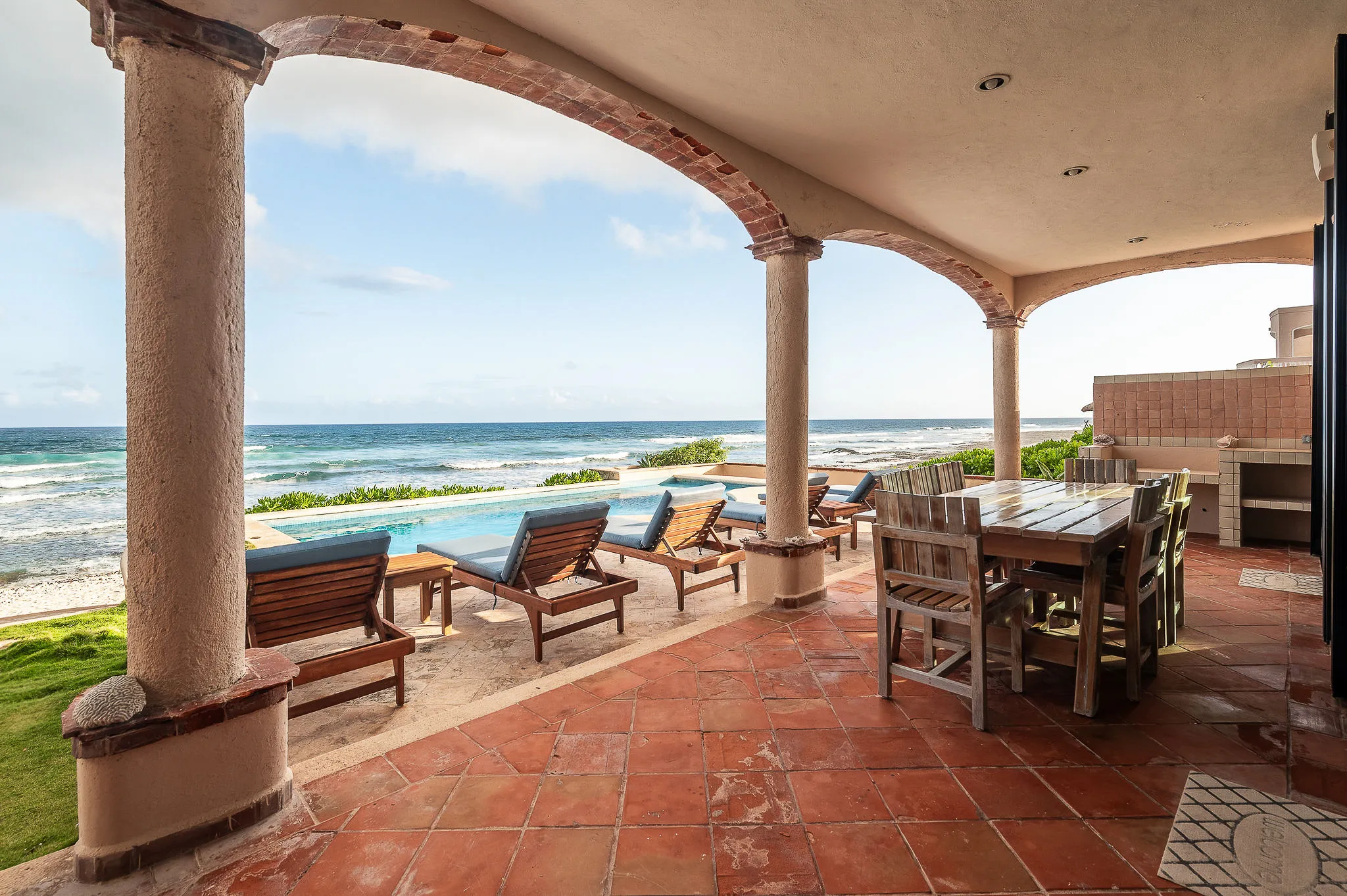 Casa Tres Palmeras: 4-Bedroom Beachfront Villa in Tankah Bay