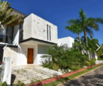 Double-height house in Bosques de Bambú, Playa del Carmen.