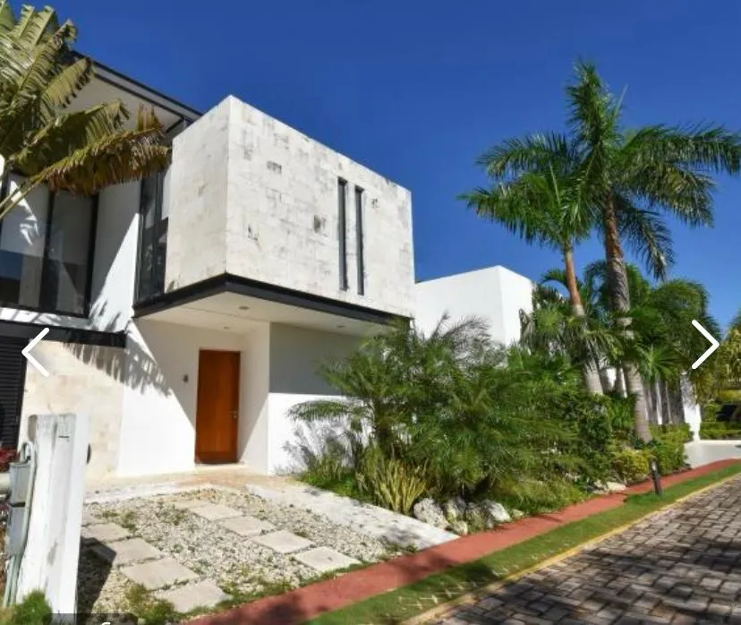house-bosques-de-bambu-playa-del-carmen-.webp Double-height house in Bosques de Bambú, Playa del Carmen.