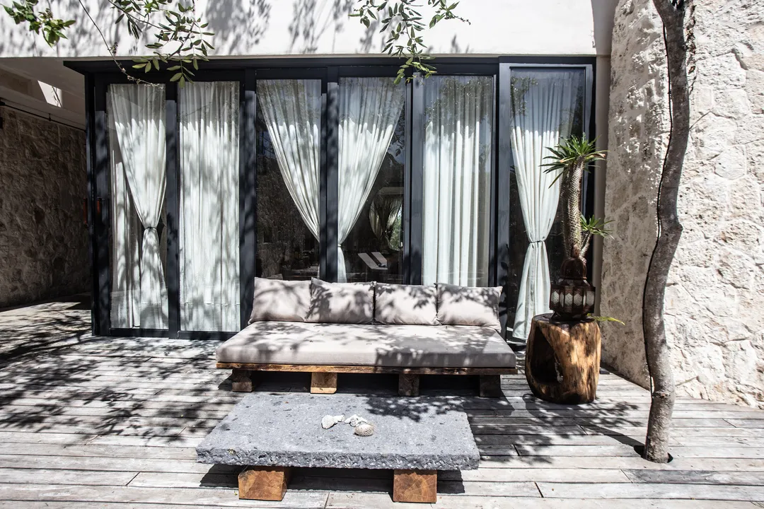 Villa La Grieta: Architect-Designed Akumal Estate with Two Pools