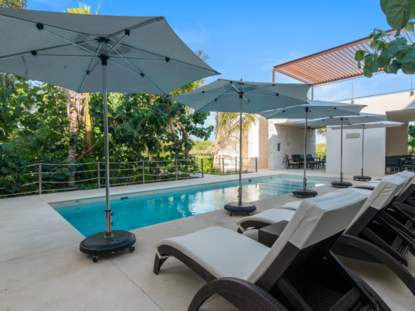 Santamar rooftop pool and beach access in Akumal