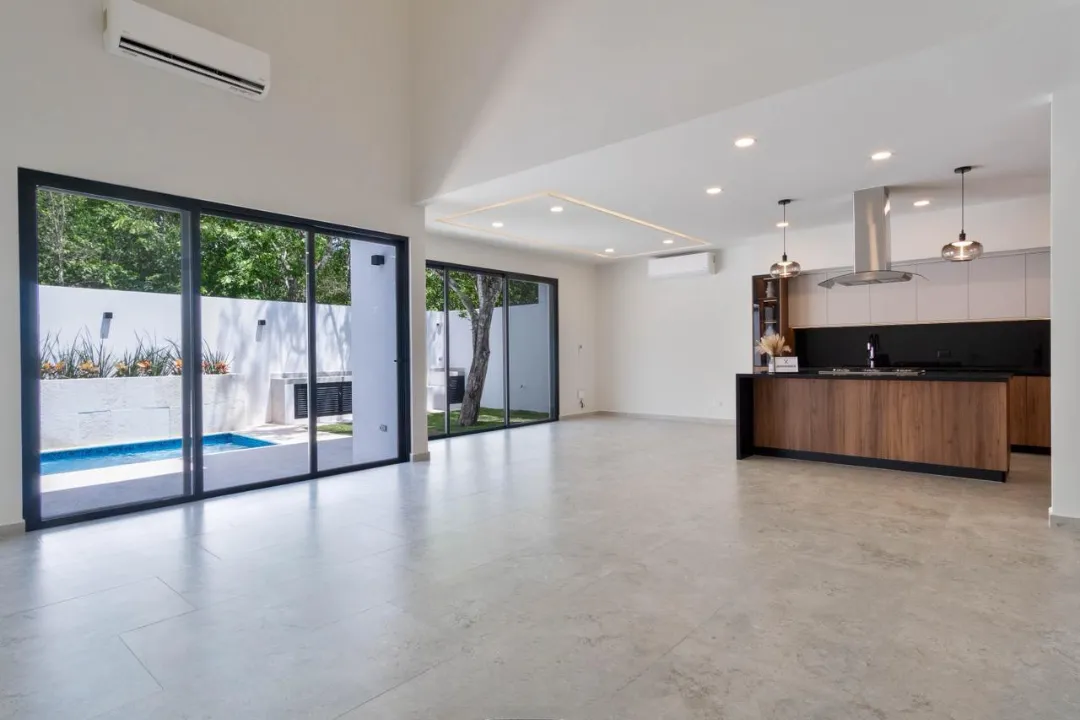 3-bedroom-villa-via-cumbres-cancun-social-area-04 Double-height living and garden pool at the Vía Cumbres villa