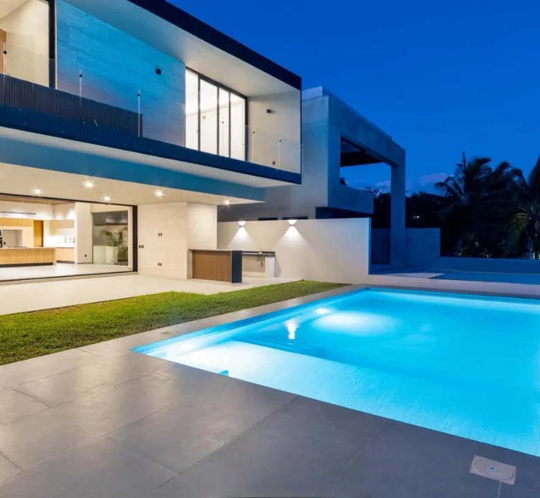 Lake-View 4-Bedroom Villa in Lagos del Sol, Cancún