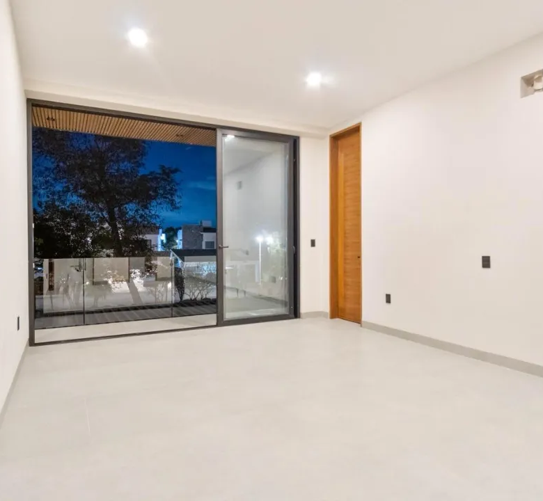 Lake-View 4-Bedroom Villa in Lagos del Sol, Cancún