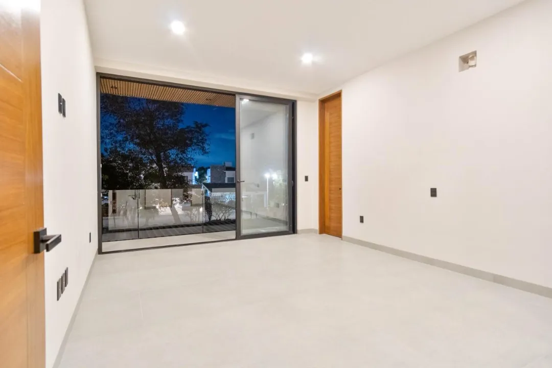 Lake-View 4-Bedroom Villa in Lagos del Sol, Cancún
