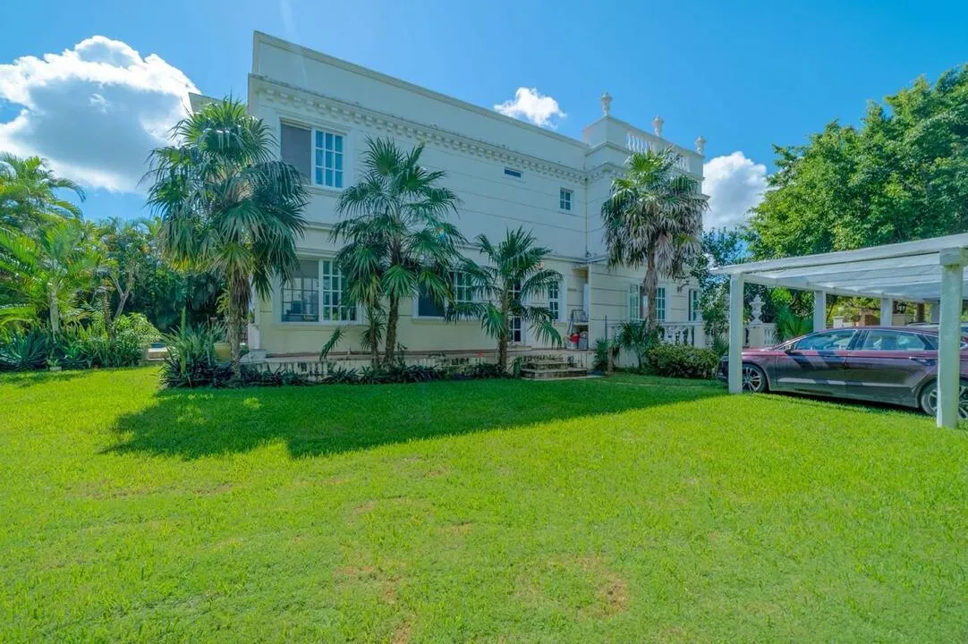 Colonial 5-Bedroom Pool Villa in Lagos del Sol, Cancún