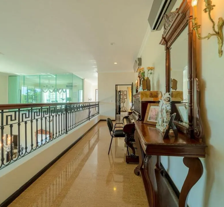Colonial 5-Bedroom Pool Villa in Lagos del Sol, Cancún