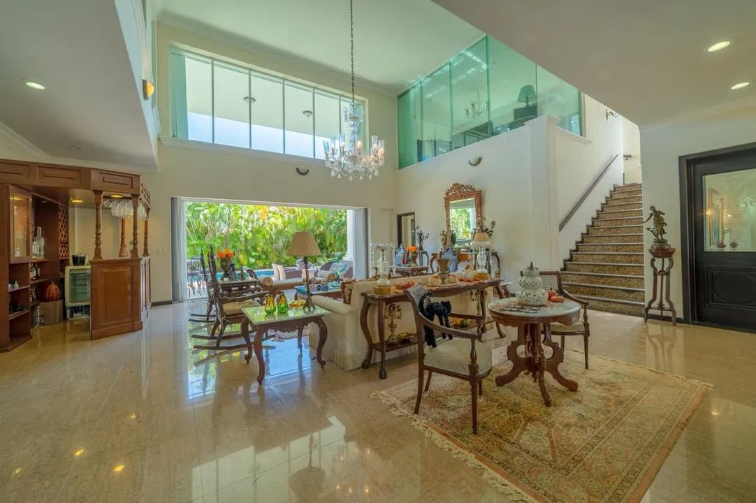 Colonial 5-Bedroom Pool Villa in Lagos del Sol, Cancún