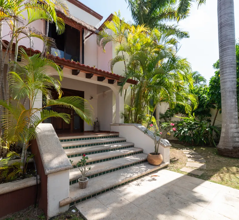 5-Bedroom Villa with Pool in Paseos del Mar, Cancún
