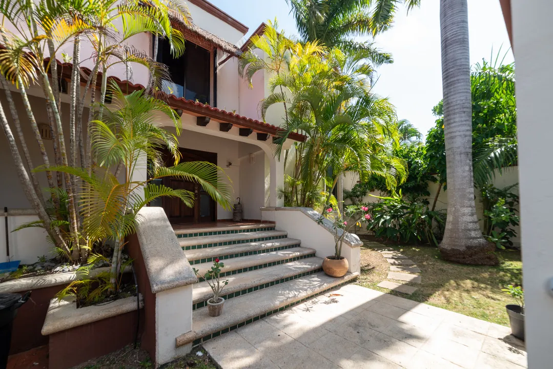 5-Bedroom Villa with Pool in Paseos del Mar, Cancún
