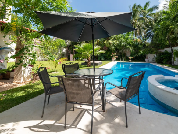 Private pool and jacuzzi at the Paseos del Mar villa