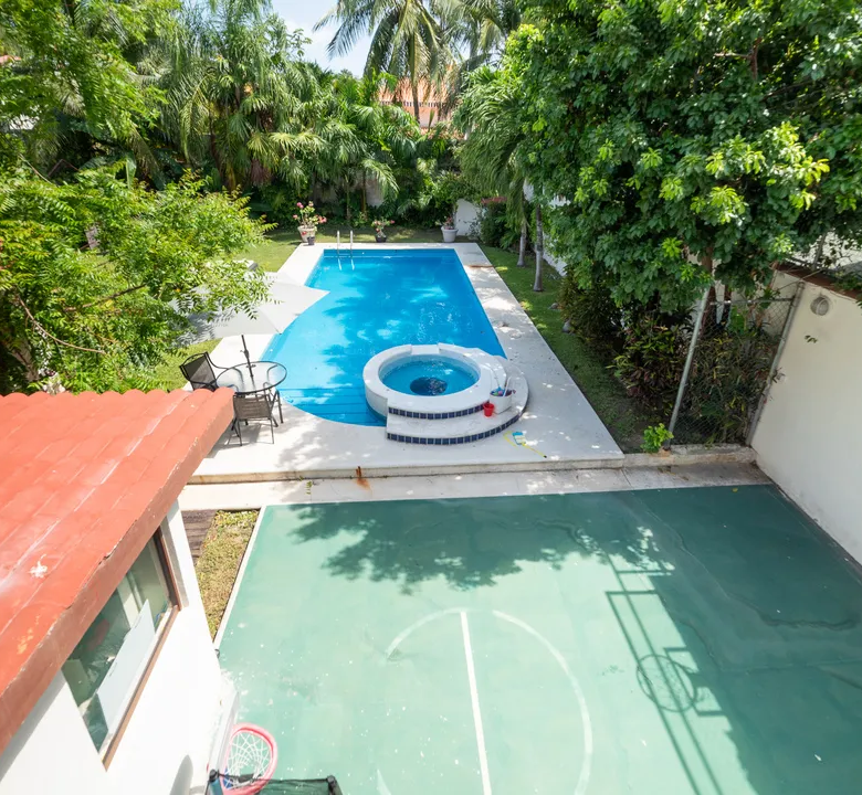 5-Bedroom Villa with Pool in Paseos del Mar, Cancún