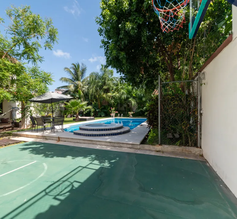 5-Bedroom Villa with Pool in Paseos del Mar, Cancún