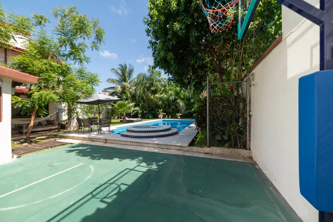 5-Bedroom Villa with Pool in Paseos del Mar, Cancún