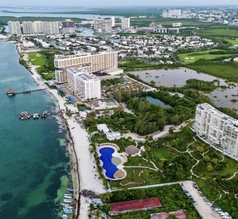 Amara 2-Bedroom Beachfront Condo in Cancún