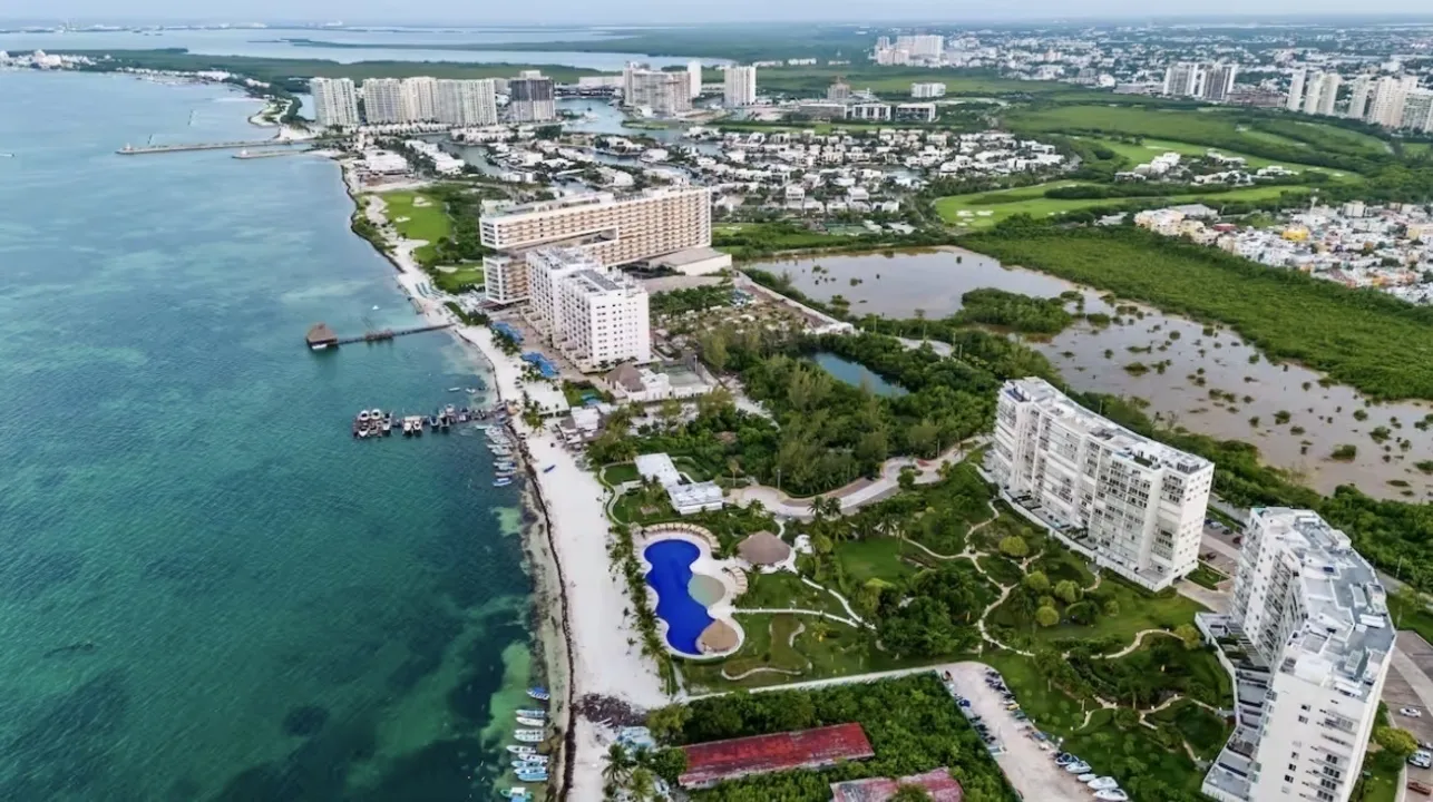 Amara 2-Bedroom Beachfront Condo in Cancún
