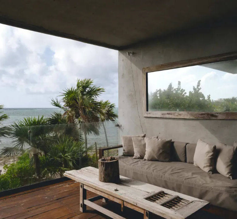 Antal: 3-Bedroom Oceanfront Residence with Private Rooftop in Tankah Bay, Tulum