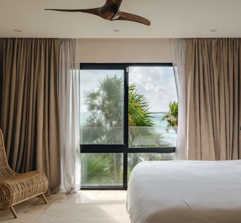 Antal: 3-Bedroom Oceanfront Residence with Private Rooftop in Tankah Bay, Tulum