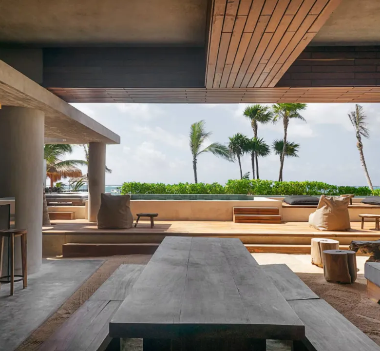 Antal: 3-Bedroom Oceanfront Residence with Private Rooftop in Tankah Bay, Tulum