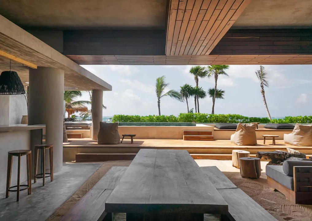 Antal: 3-Bedroom Oceanfront Residence with Private Rooftop in Tankah Bay, Tulum