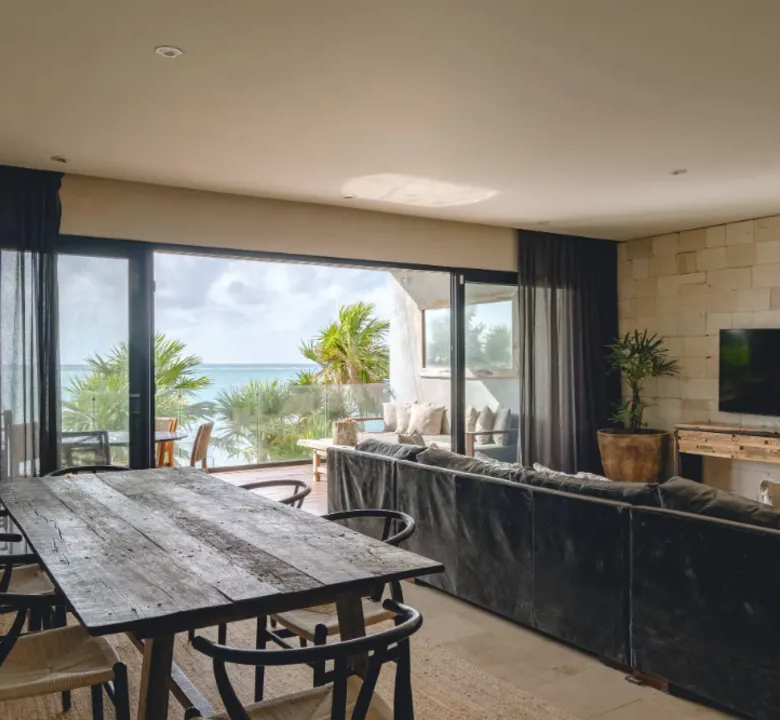 Antal: 3-Bedroom Oceanfront Residence with Private Rooftop in Tankah Bay, Tulum