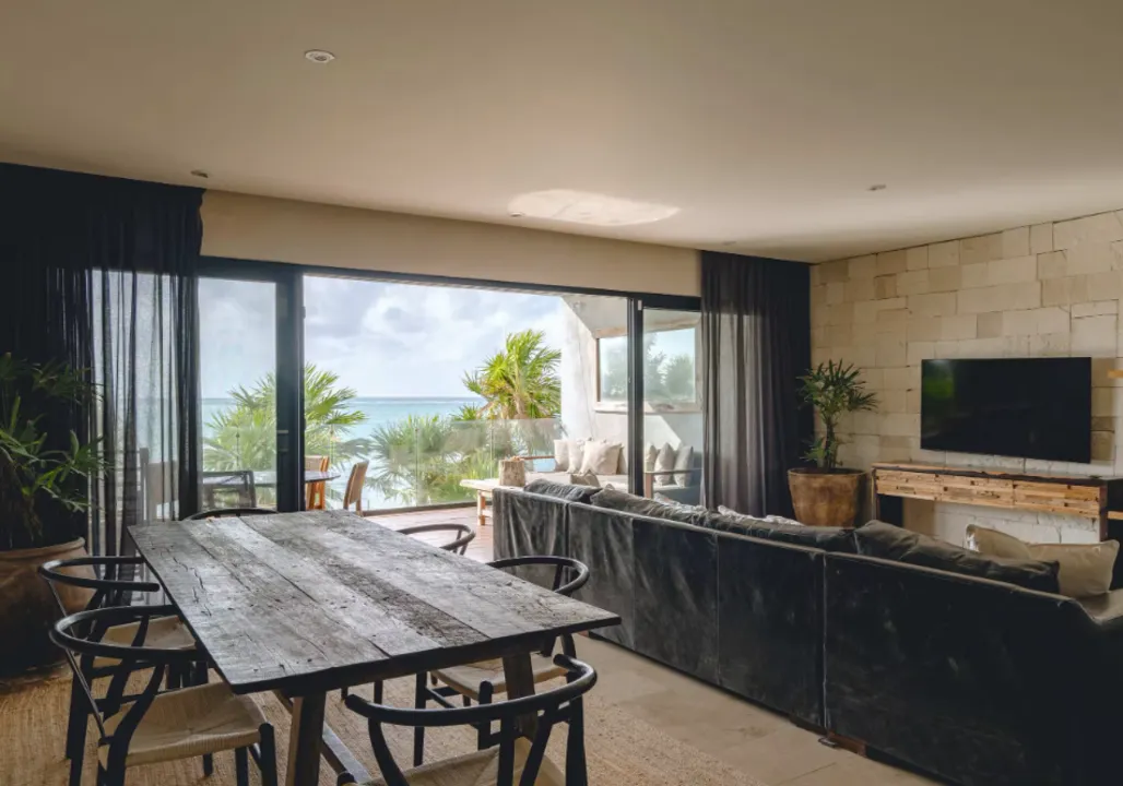 Antal: 3-Bedroom Oceanfront Residence with Private Rooftop in Tankah Bay, Tulum