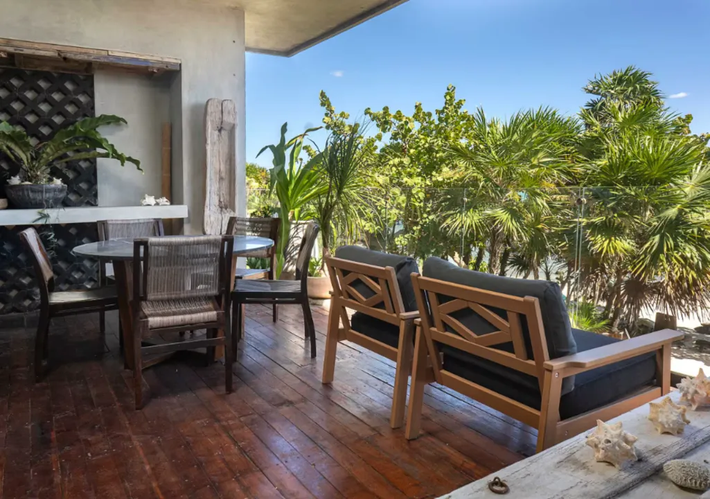 Antal: 3-Bedroom Oceanfront Residence with Private Rooftop in Tankah Bay, Tulum