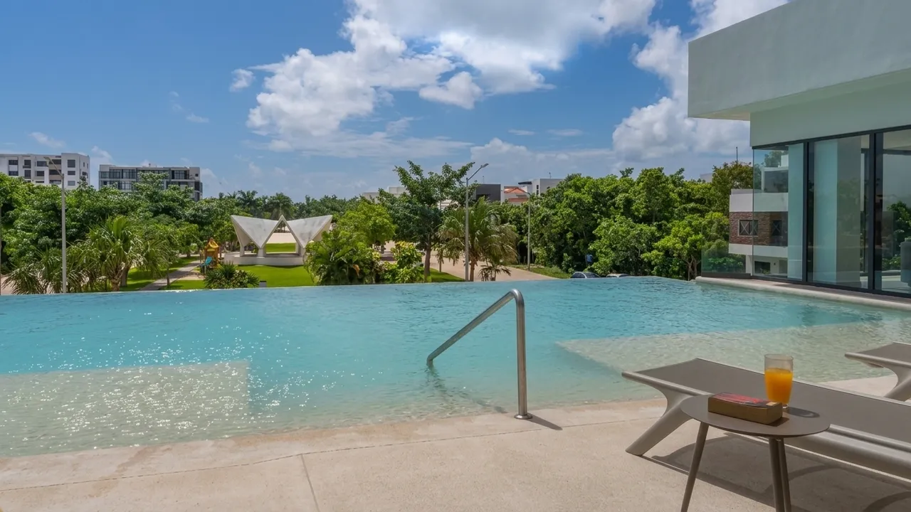 Arbolada Towers 2 and 3 Bedroom Condos in Cancún