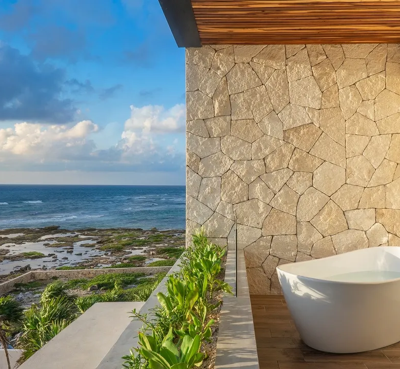 Casa Alina: Exceptional 4-Bedroom Beachfront Villa in Tankah Bay