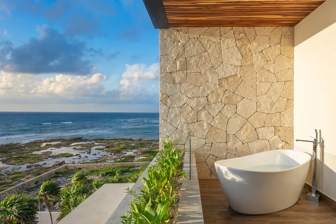 Casa Alina: Exceptional 4-Bedroom Beachfront Villa in Tankah Bay