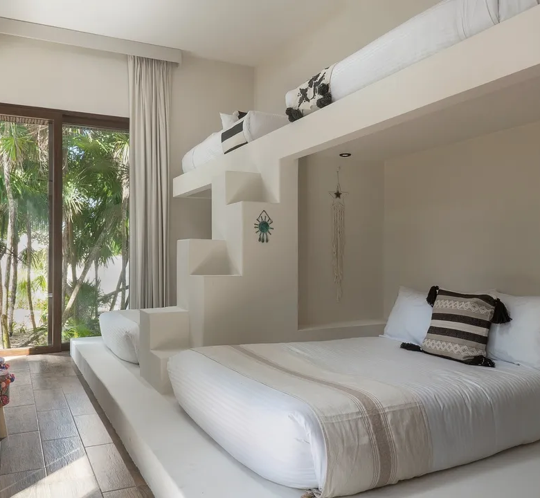 Casa Alina: Exceptional 4-Bedroom Beachfront Villa in Tankah Bay