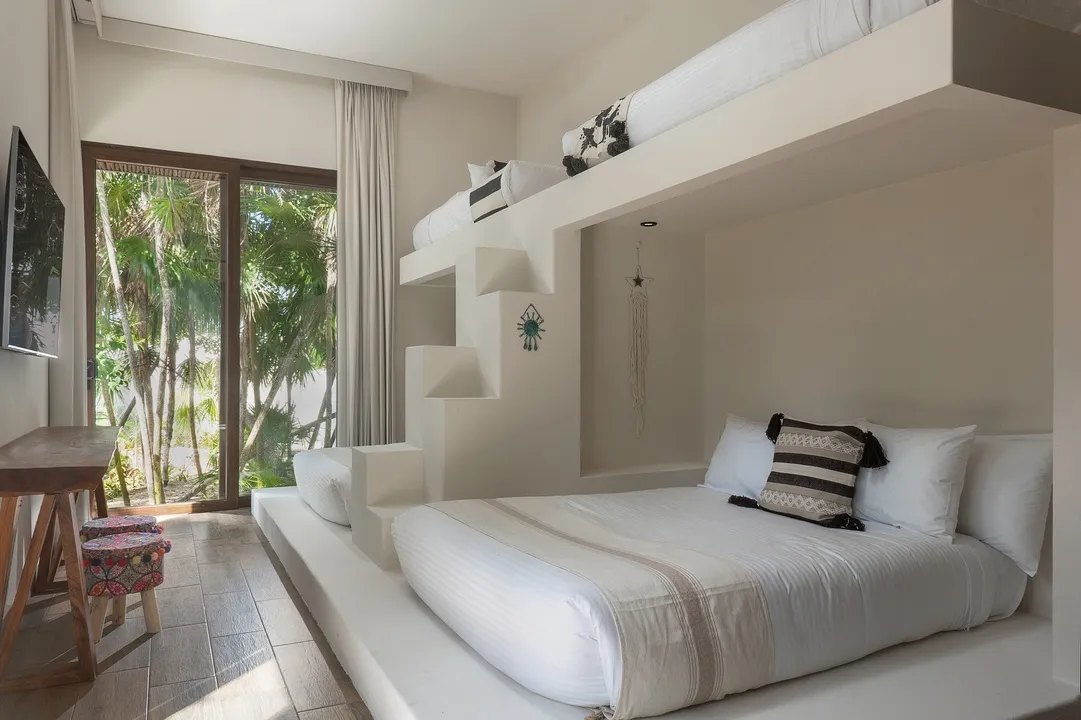 Casa Alina: Exceptional 4-Bedroom Beachfront Villa in Tankah Bay