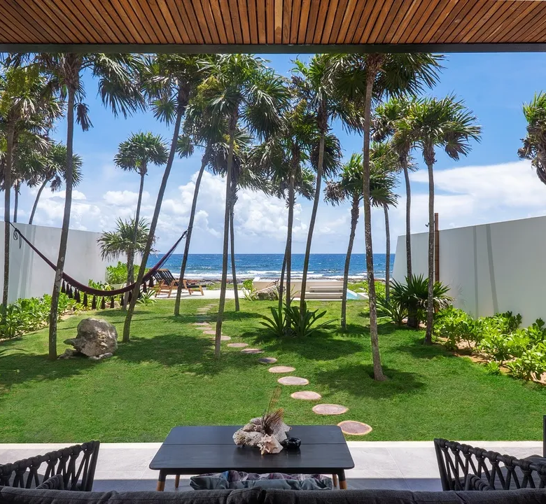 Casa Alina: Exceptional 4-Bedroom Beachfront Villa in Tankah Bay