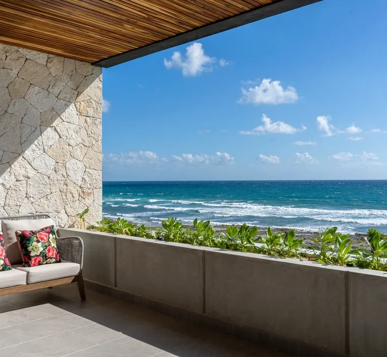 Casa Alina: Exceptional 4-Bedroom Beachfront Villa in Tankah Bay