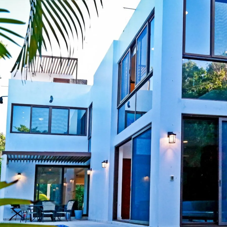 Casa Bahamas, Tulum Country Club: 3-Bedroom Villa with Heated Poo