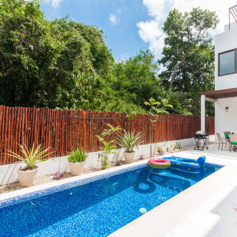 Casa Bahamas, Tulum Country Club: 3-Bedroom Villa with Heated Poo