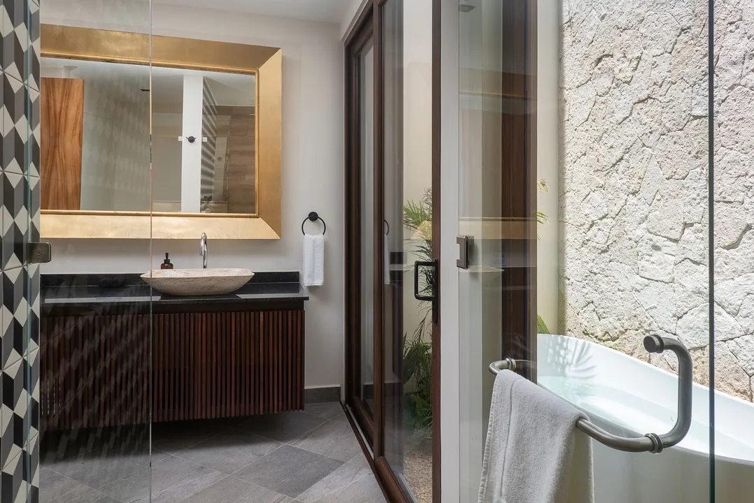 Casa Vani: Exceptional 4-Bedroom Beachfront Villa in Tankah Bay