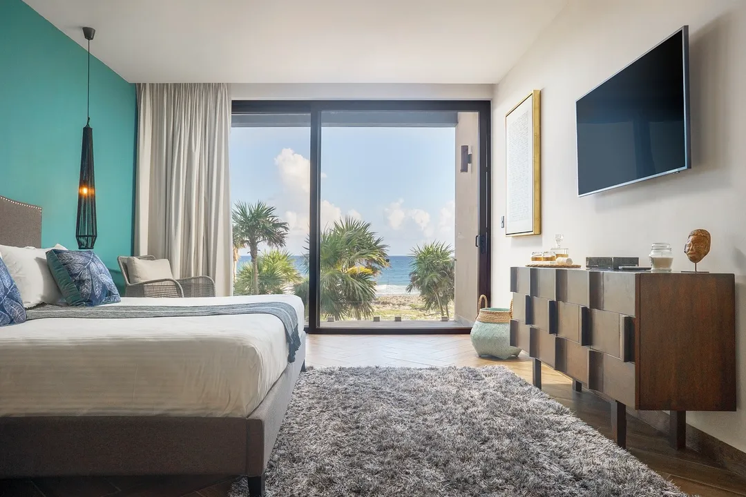 Casa Vani: Exceptional 4-Bedroom Beachfront Villa in Tankah Bay