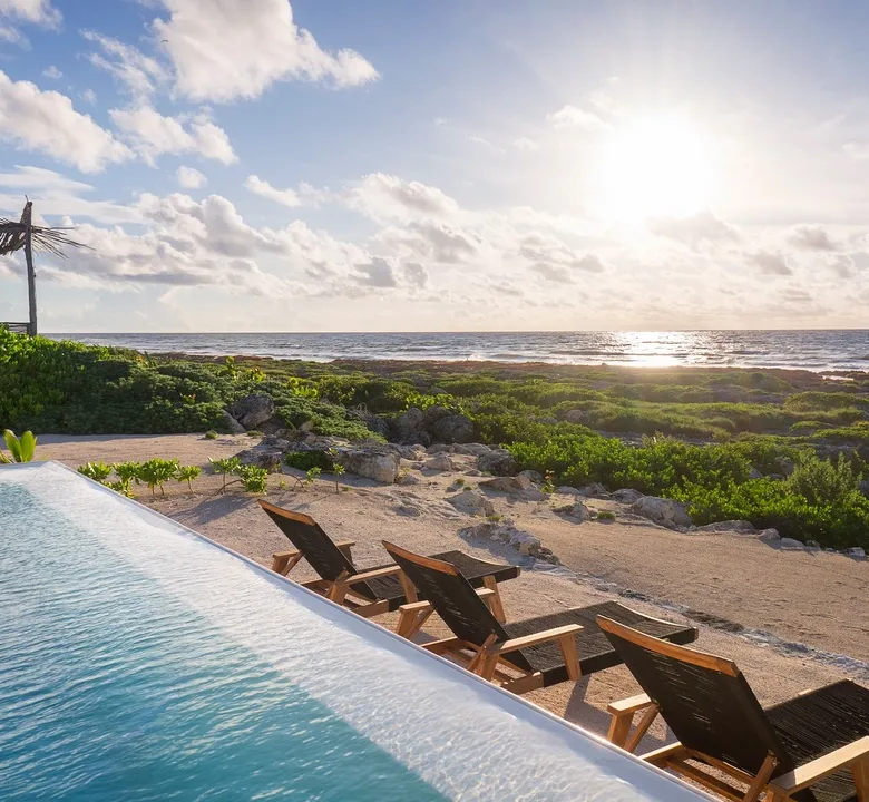 Casa Vani: Exceptional 4-Bedroom Beachfront Villa in Tankah Bay