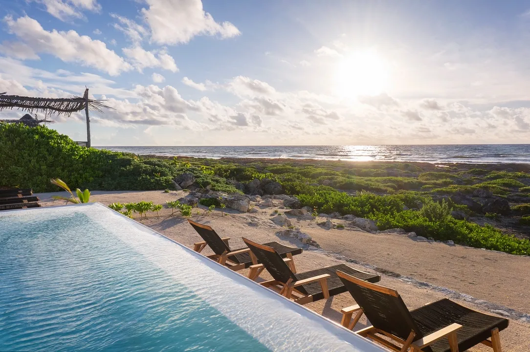 Casa Vani: Exceptional 4-Bedroom Beachfront Villa in Tankah Bay