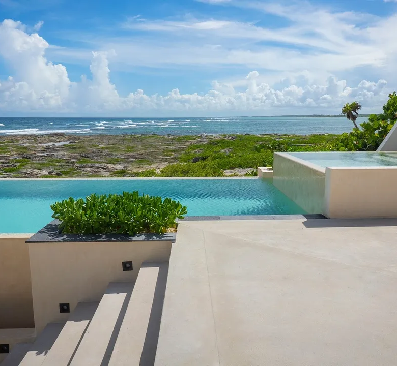 Casa Vani: Exceptional 4-Bedroom Beachfront Villa in Tankah Bay
