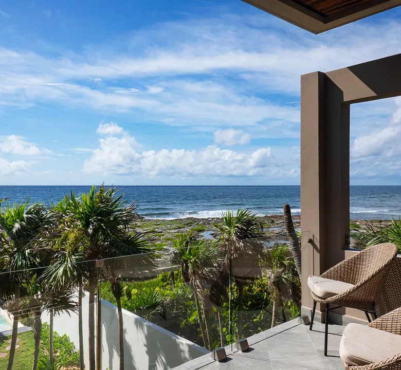 Casa Vani: Exceptional 4-Bedroom Beachfront Villa in Tankah Bay
