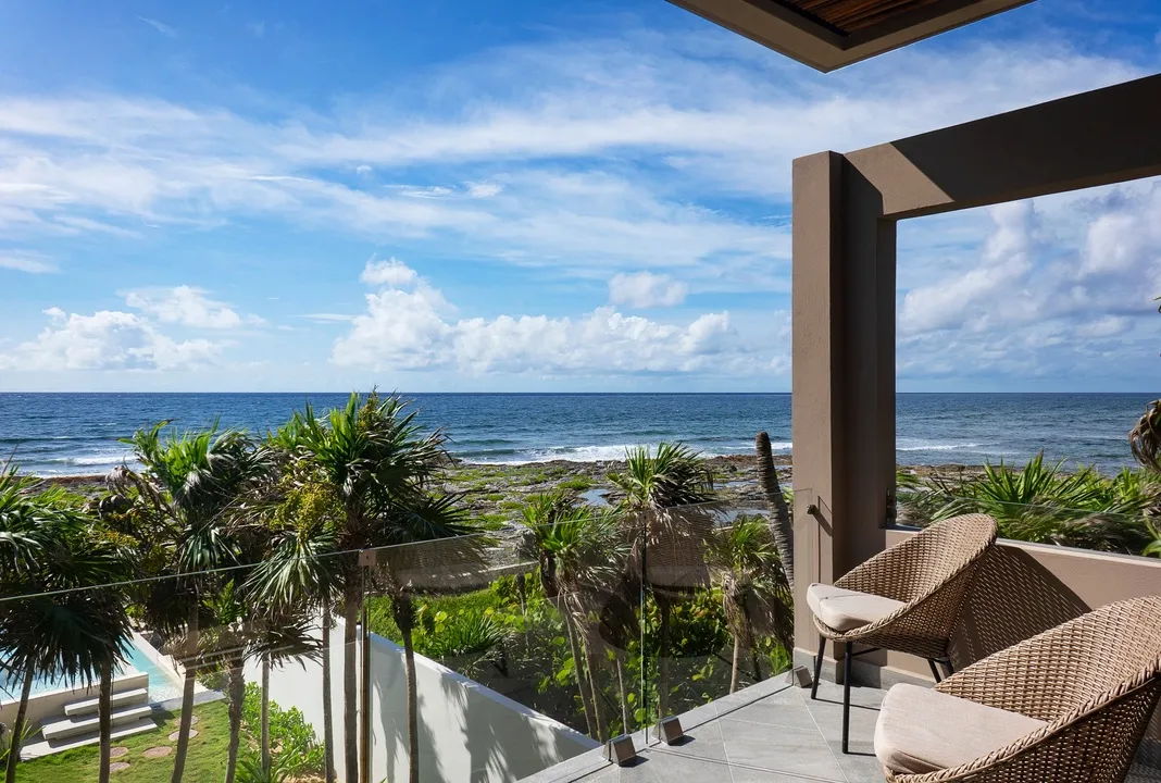 Casa Vani: Exceptional 4-Bedroom Beachfront Villa in Tankah Bay