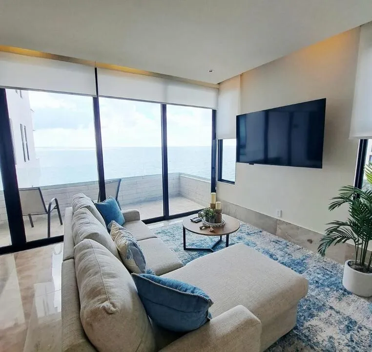 Distrito Puerto 401: 2-Bedroom Beachfront Condo in Puerto Morelos