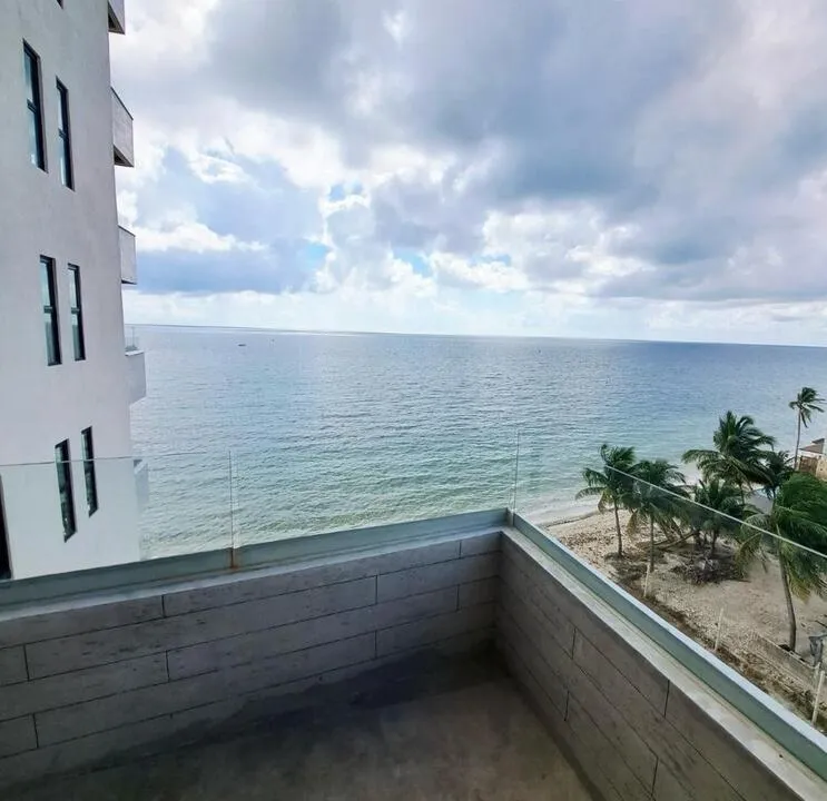 Distrito Puerto 401: 2-Bedroom Beachfront Condo in Puerto Morelos