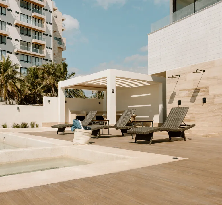 Distrito Puerto 1 and 2 Bedroom Beachfront Condos in Puerto Morelos