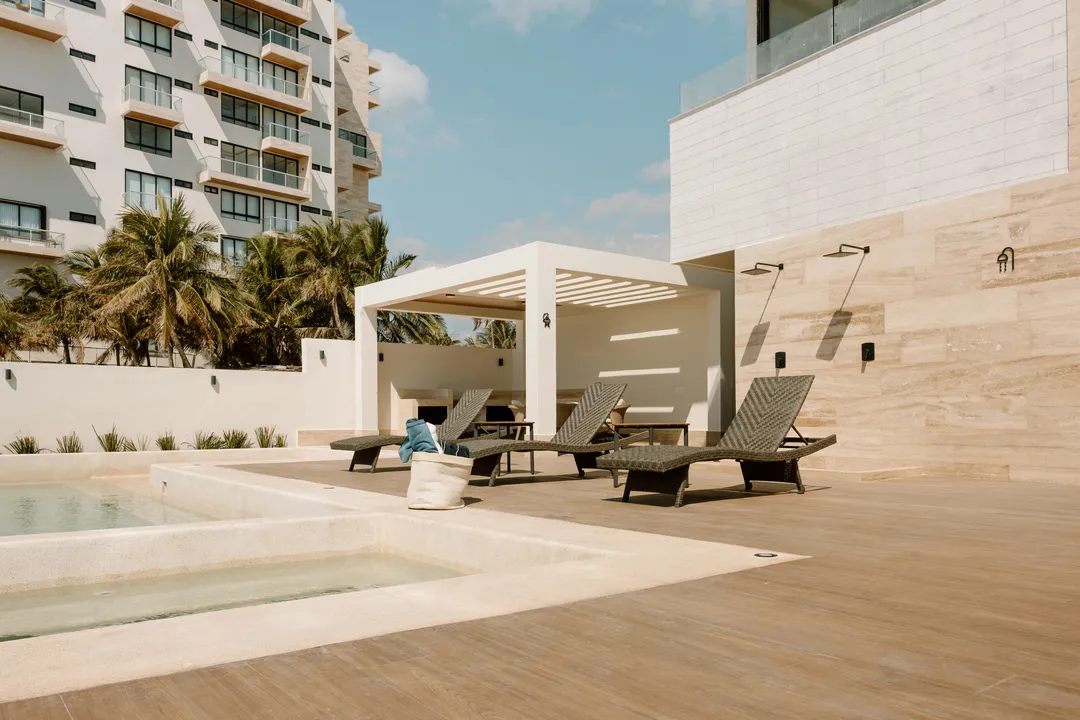 Distrito Puerto 1 and 2 Bedroom Beachfront Condos in Puerto Morelos
